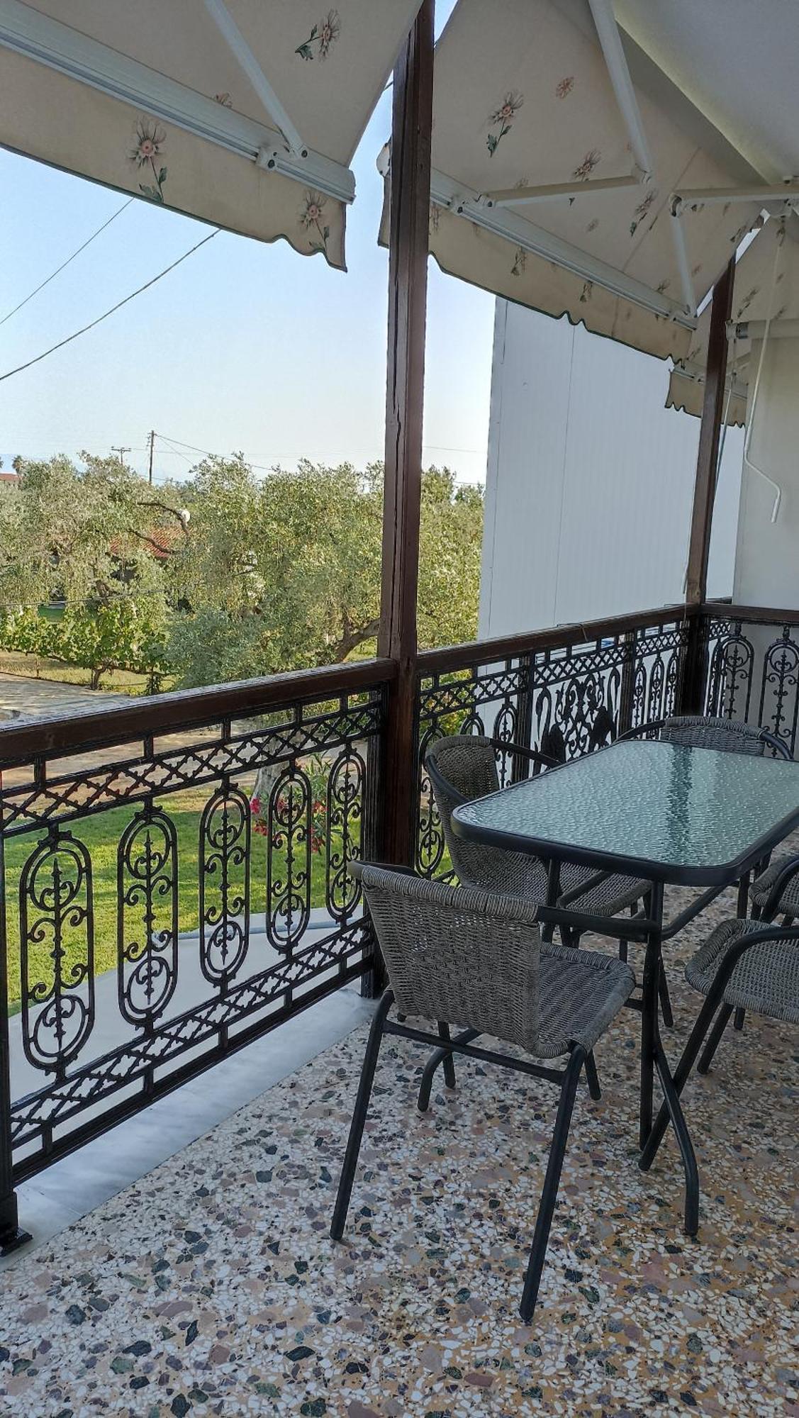 Villa Karapataki Skala Rachoni  エクステリア 写真