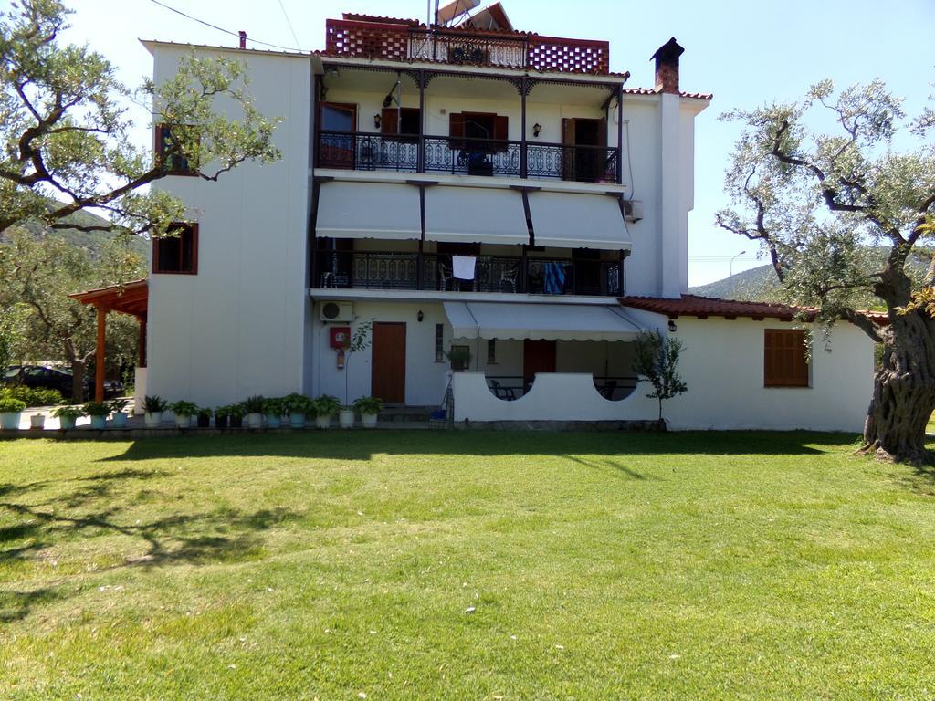 Villa Karapataki Skala Rachoni  部屋 写真