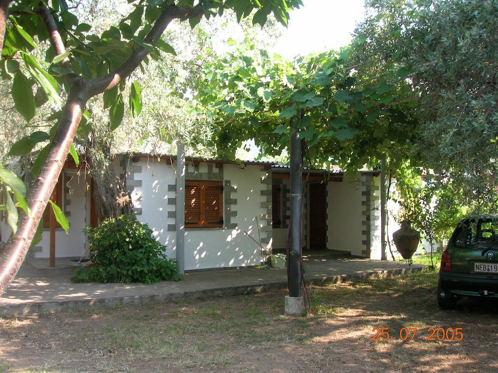 Villa Karapataki Skala Rachoni  部屋 写真