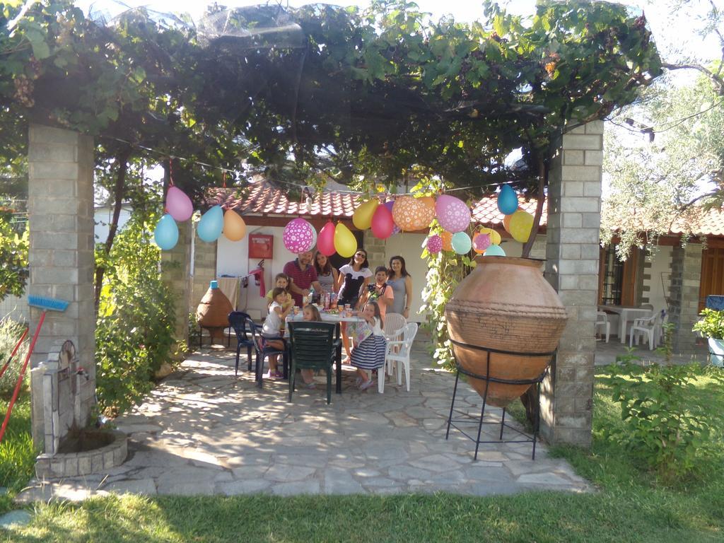 Villa Karapataki Skala Rachoni  エクステリア 写真