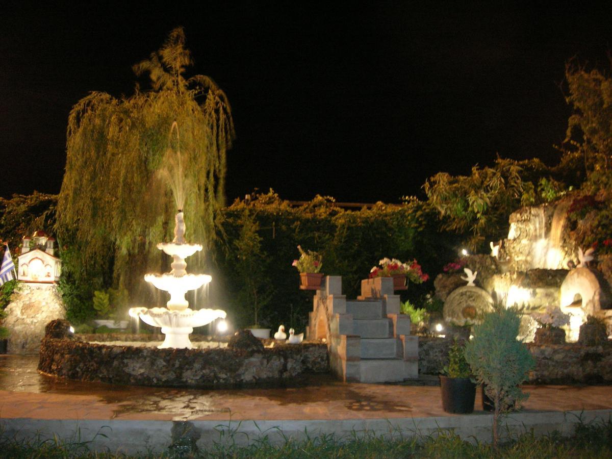 Villa Karapataki Skala Rachoni  エクステリア 写真